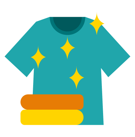 Ilustração de uma camiseta esticada verticalmente atrás de uma pilha de outras roupas dobradas.